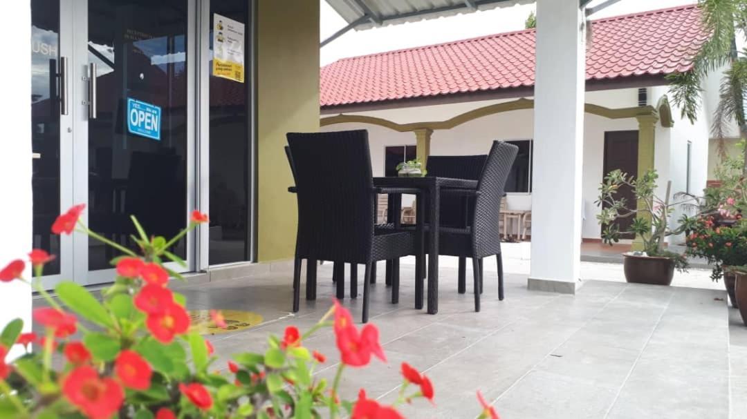 The Nutshell Chalet Langkawi Pantai Cenang  Exterior photo