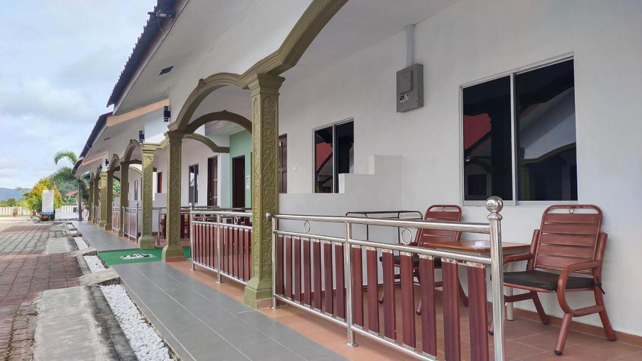 The Nutshell Chalet Langkawi Pantai Cenang  Exterior photo