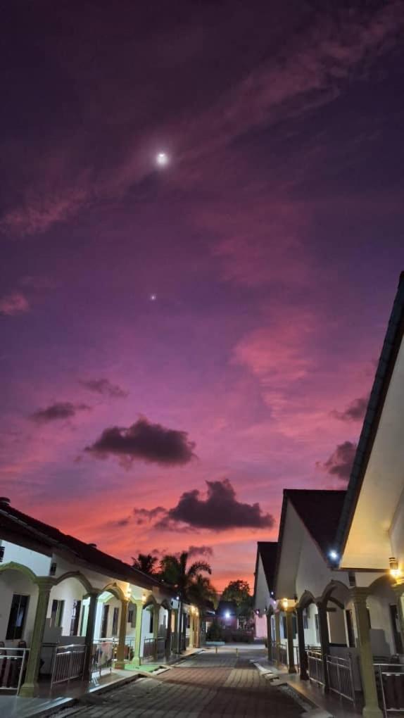 The Nutshell Chalet Langkawi Pantai Cenang  Exterior photo